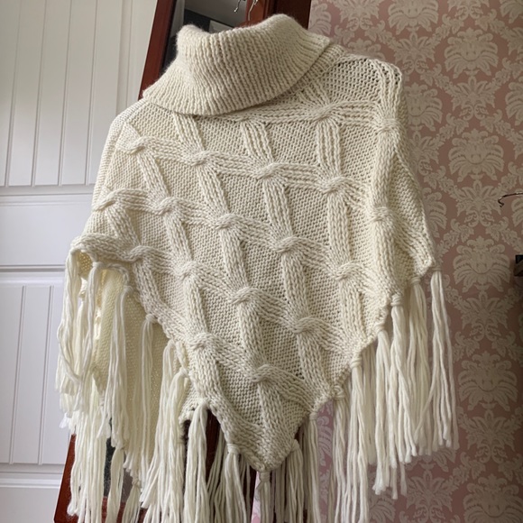 Accessory st cream knit poncho - Picture 1 of 8